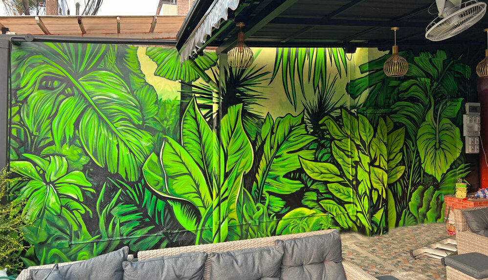 Роспись летней веранды ресторана Рисунок тропических листьев